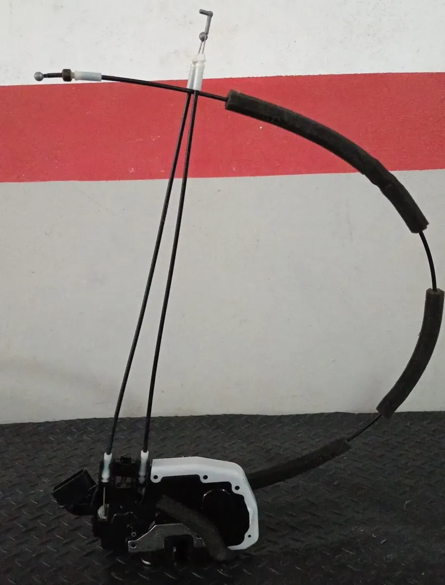 Actuador De Cerradura Puerta Trasera Nissan Versa 2007-2020